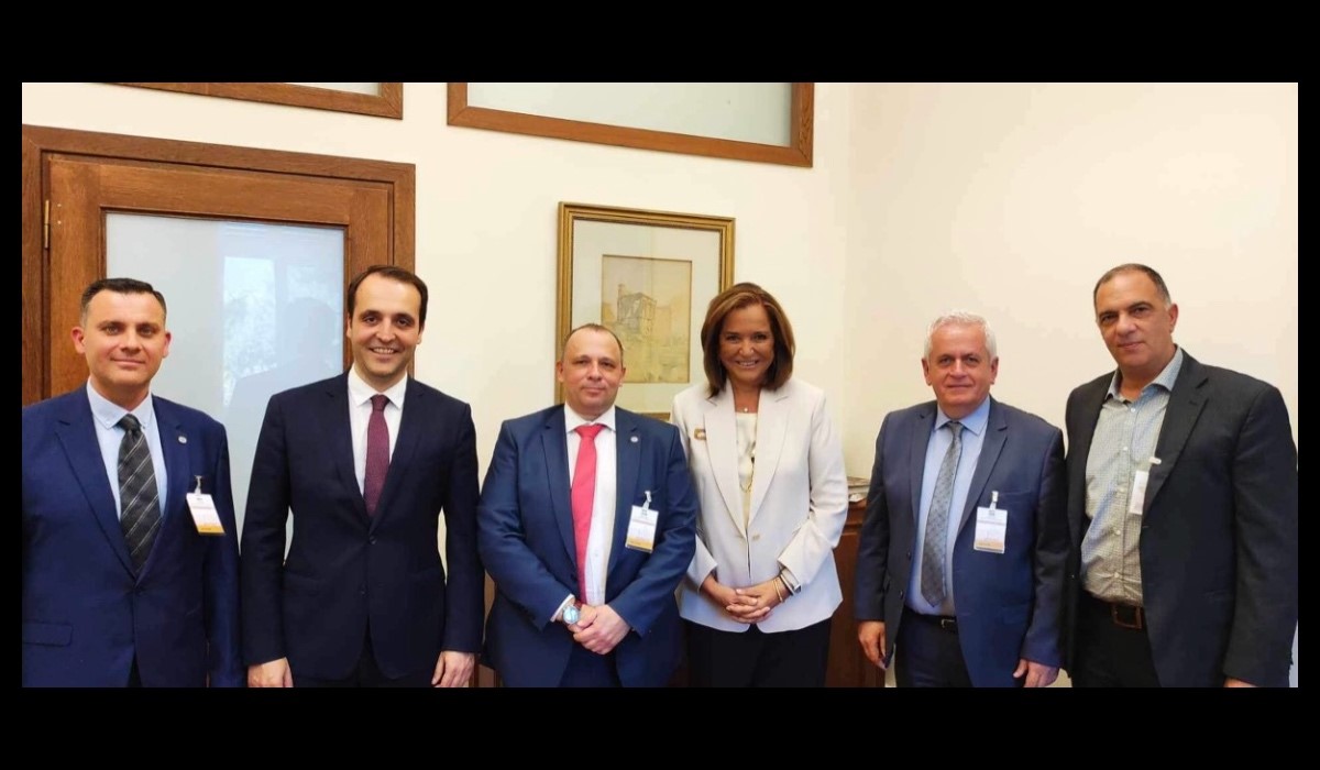 Συνάντηση – “πυξίδα εξελίξεων” – ΠΟΜΕΝΣ με την Πρόεδρο της Διαρκούς Επιτροπής Εξωτερικών και Άμυνας κ. Ντόρα Μπακογιάννη.